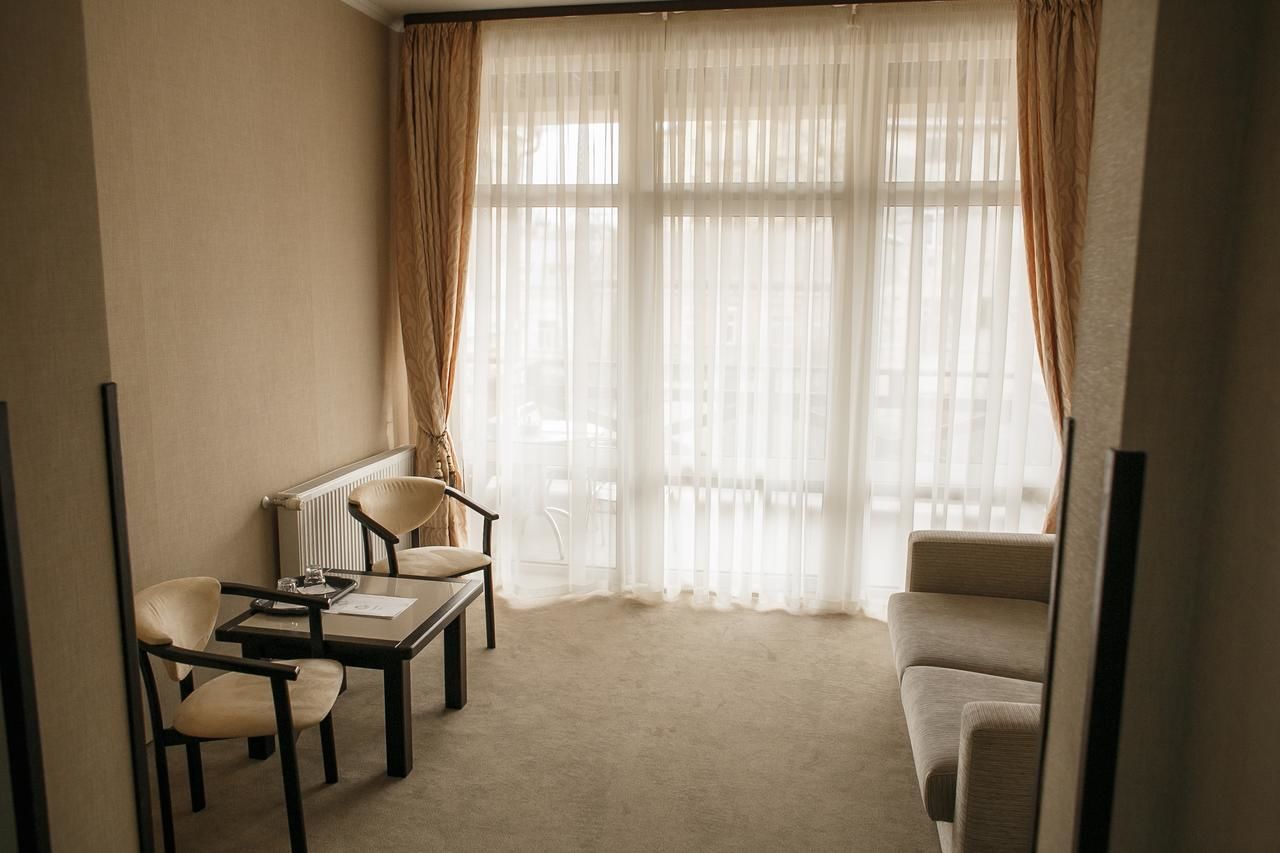 Отель Georg Palace Hotel Черновцы