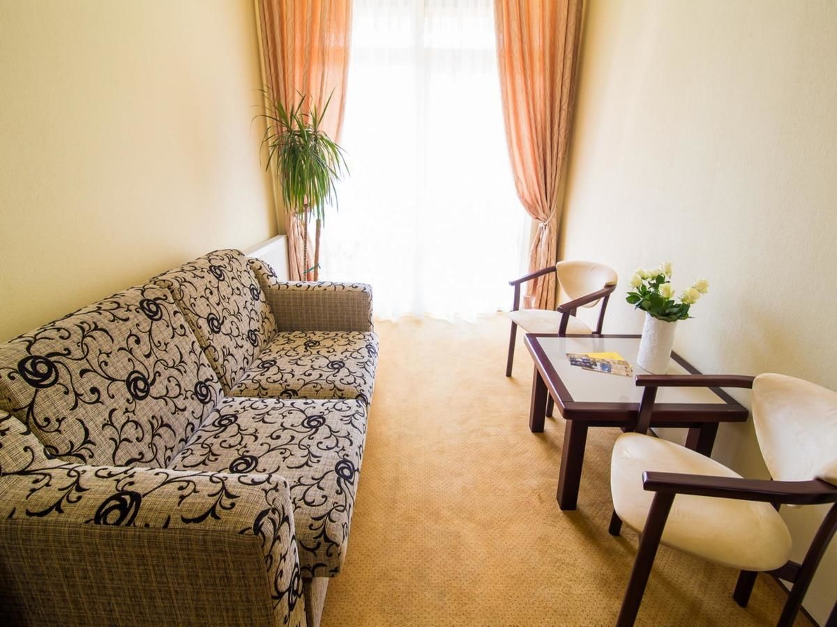 Отель Georg Palace Hotel Черновцы