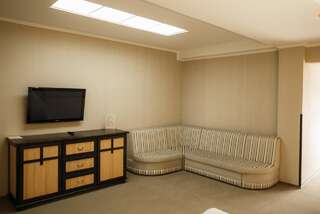 Отель Georg Palace Hotel Черновцы Люкс с балконом-1